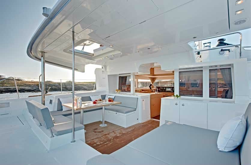 Lagoon 450 F flybridge — BAIA Atelier