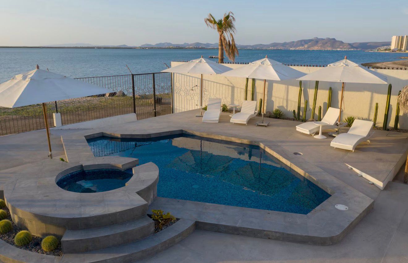Private villa terrace with pool overlooking the Sea of Cortez, La Paz — BAIA Atelier